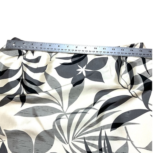 TALBOTS 100% Pure Silk Fully Lined Mini Pencil Skirt Side Zip Leaf Design Sz 10 - Picture 6 of 11